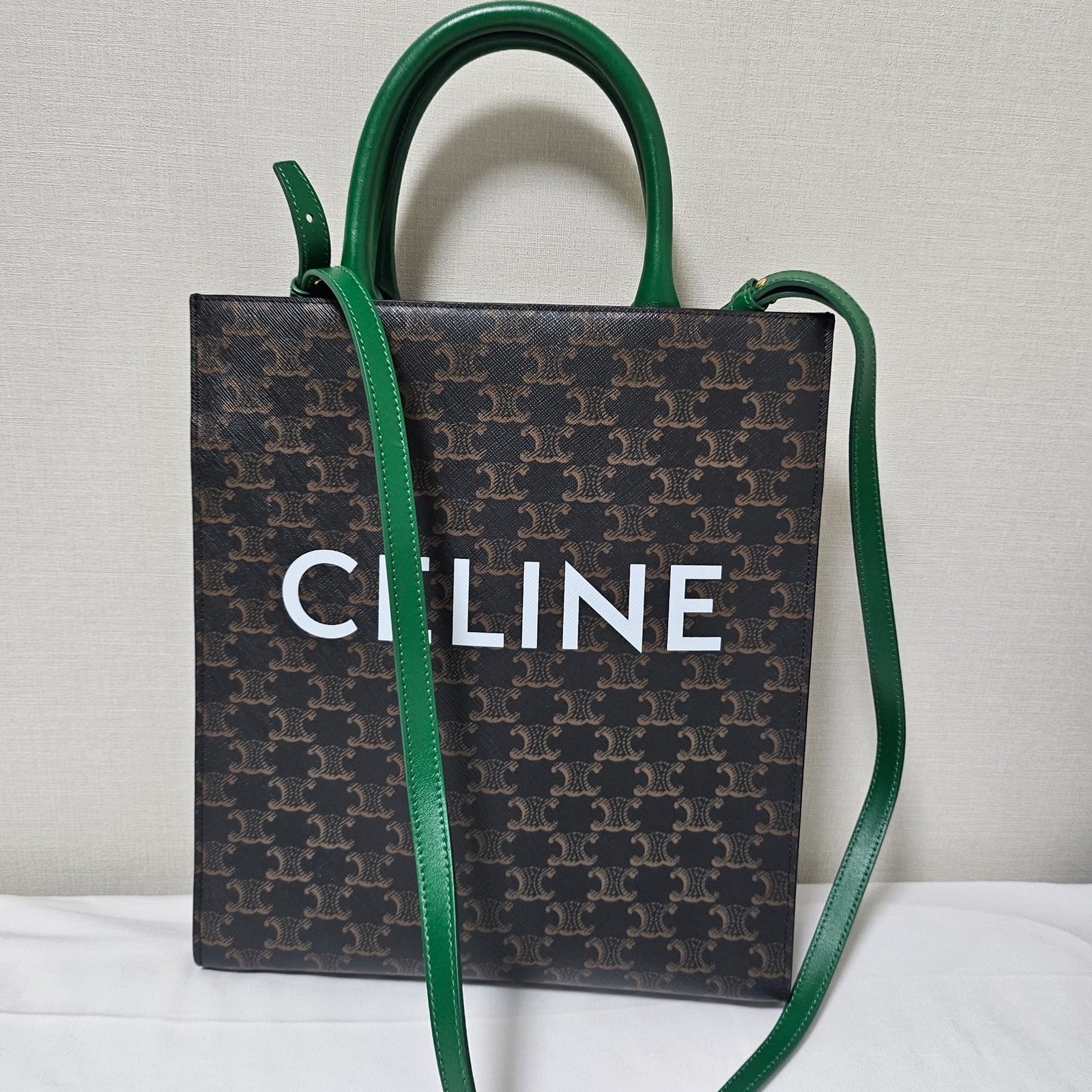 9c418274-1e4f-48d1-883f-d8553b6cf603