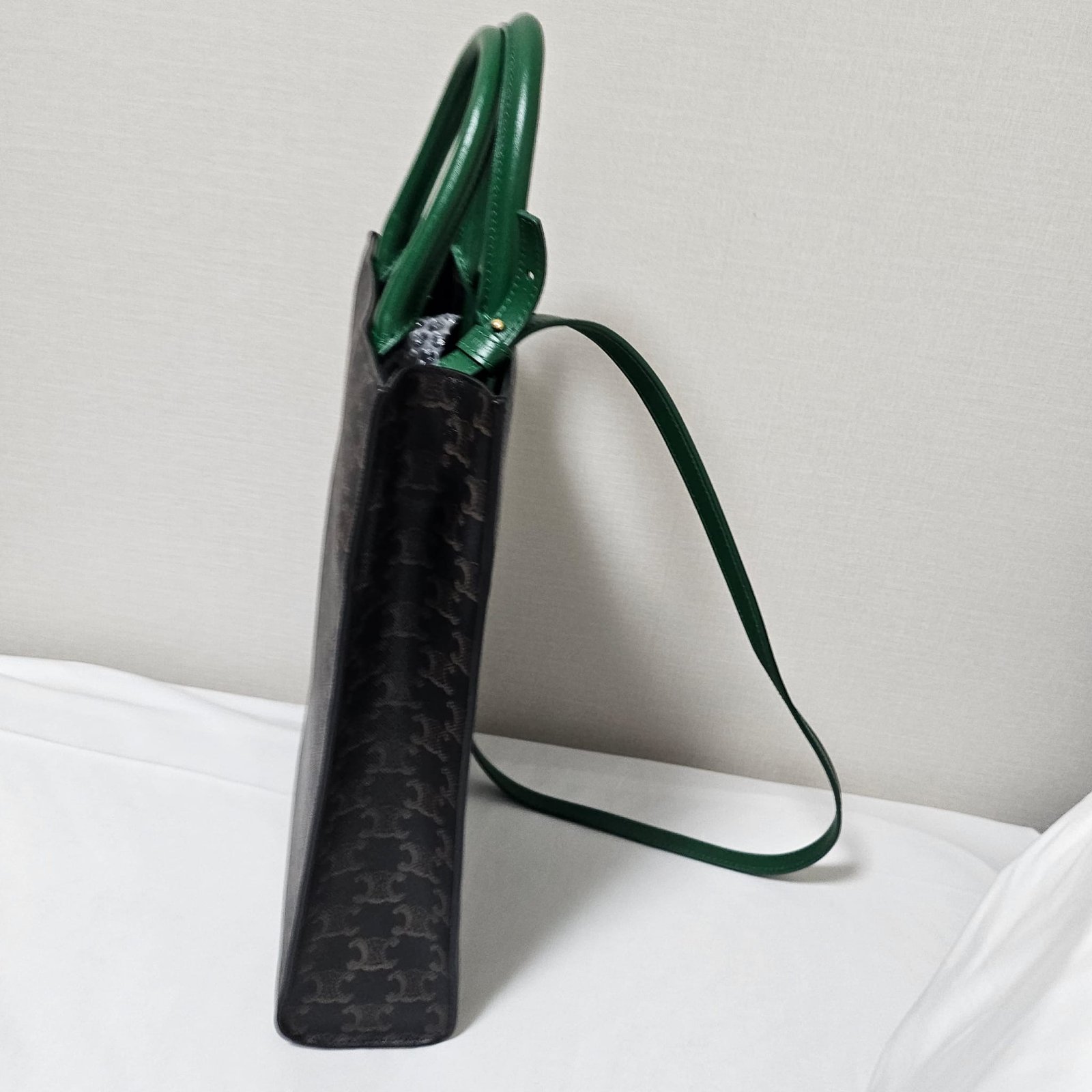 f3748afc-671b-4c66-8b2c-1e1bde7e8c25