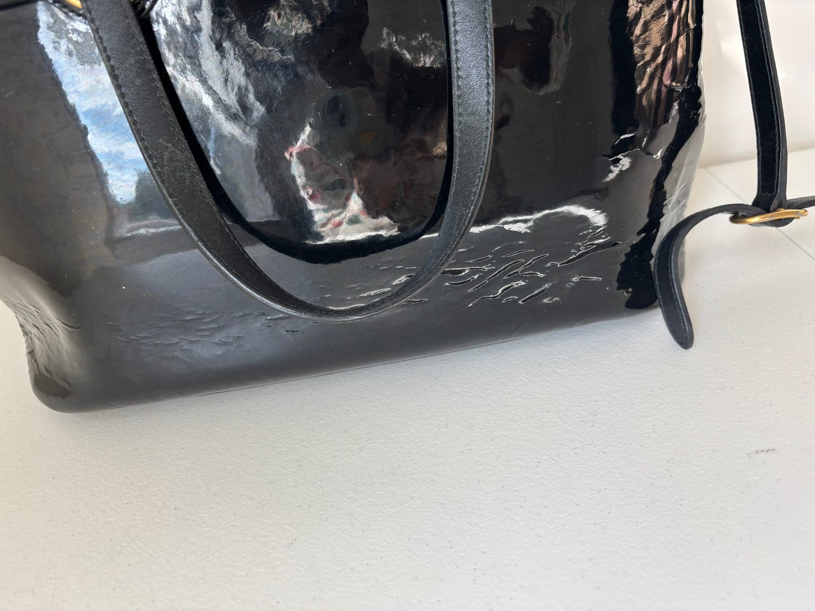 Gucci Bright Bit Patent Leather Tote - Image 12